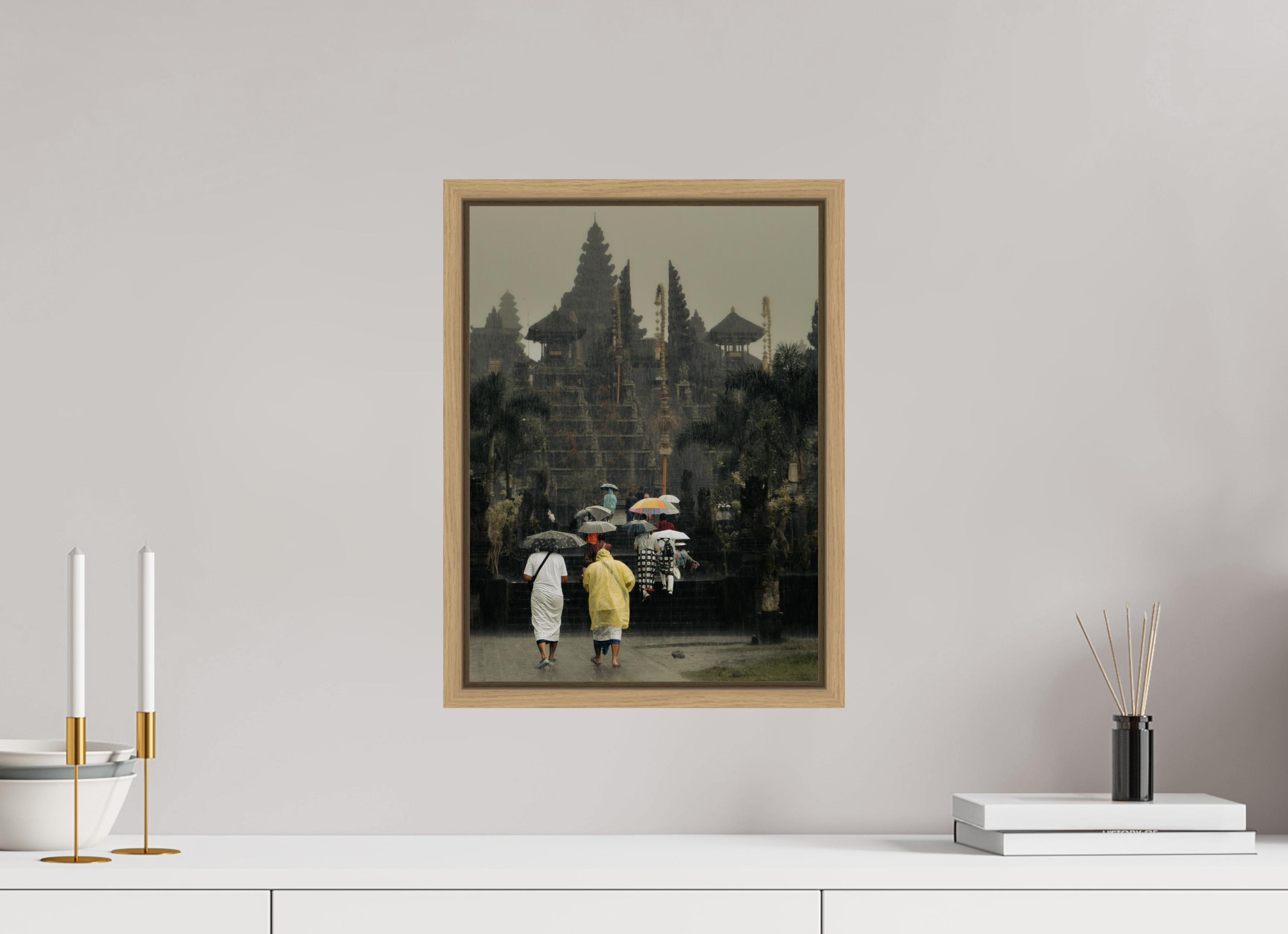 A rainy walk to the ceremony