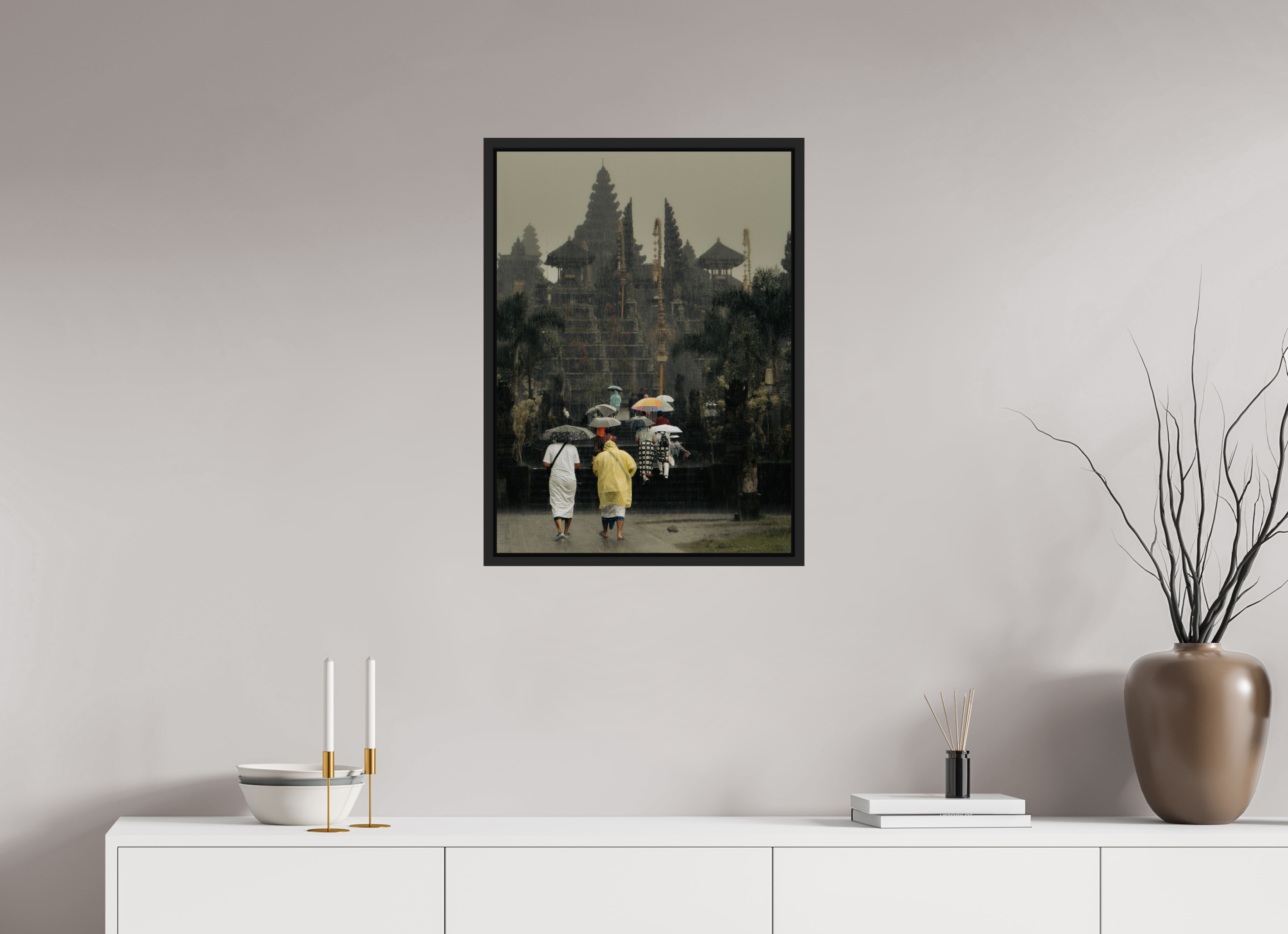 A rainy walk to the ceremony