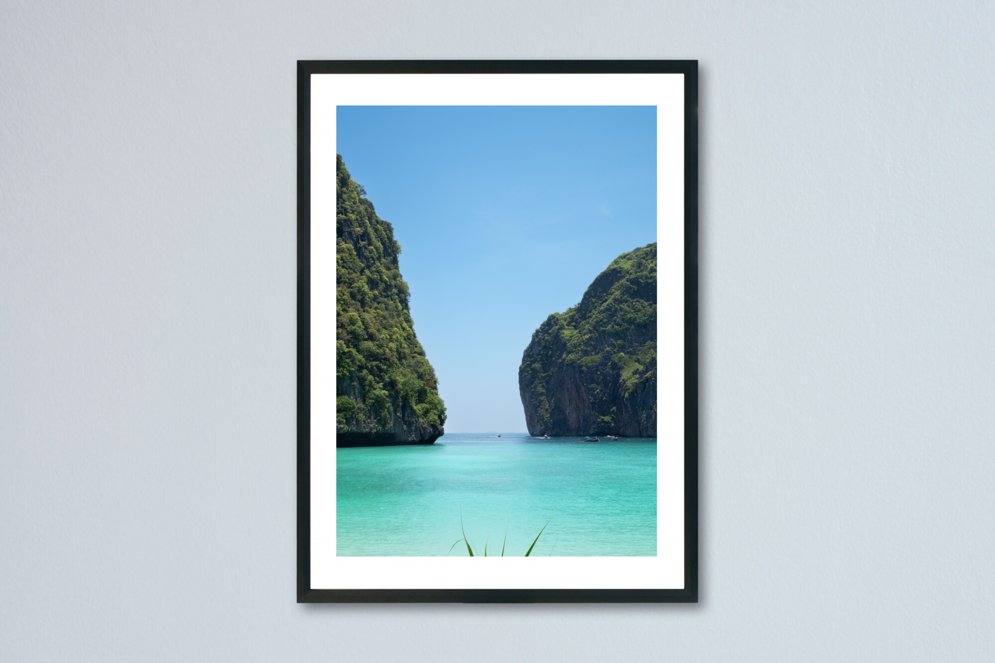 20 x 27,6 cm, Unframed Photo Print On Fuji Crystal DP II Maya Bay
