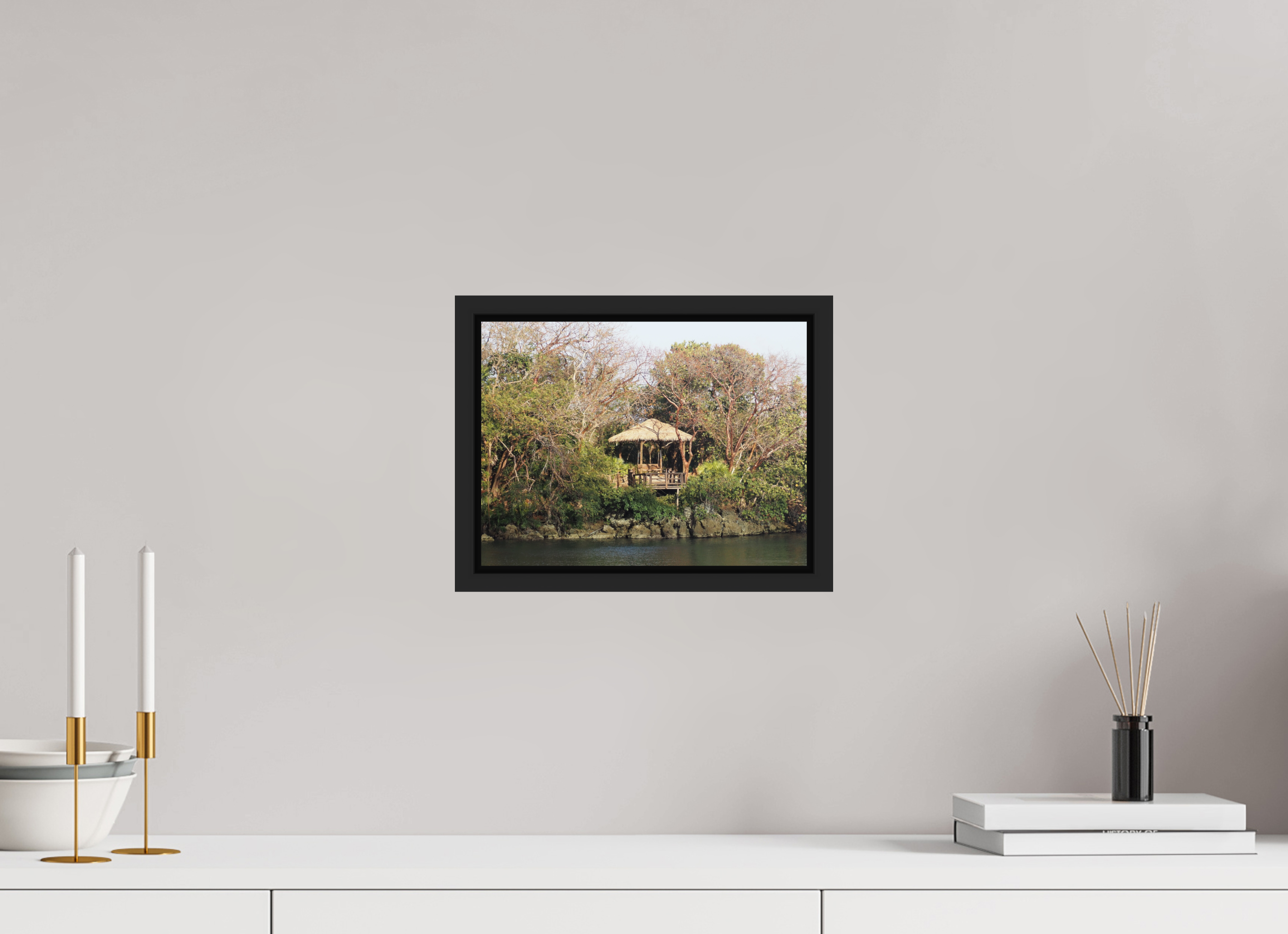 28 x 21 cm, Framed black matte fullbleed A hut at Honduras Bay