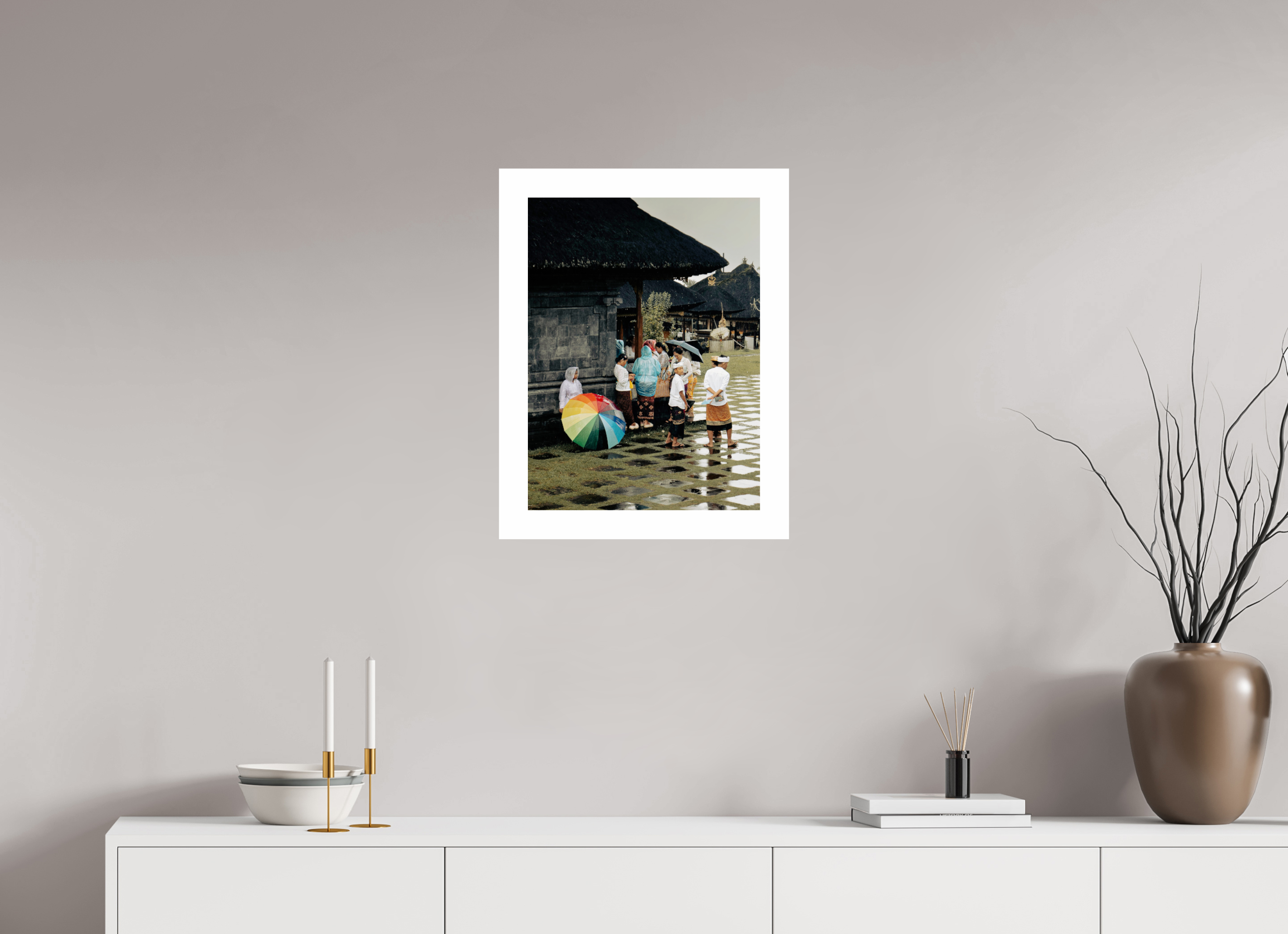 40 x 53,9 cm, Fuji Crystal DP II 5cm white border Waiting out the rain at ceremony