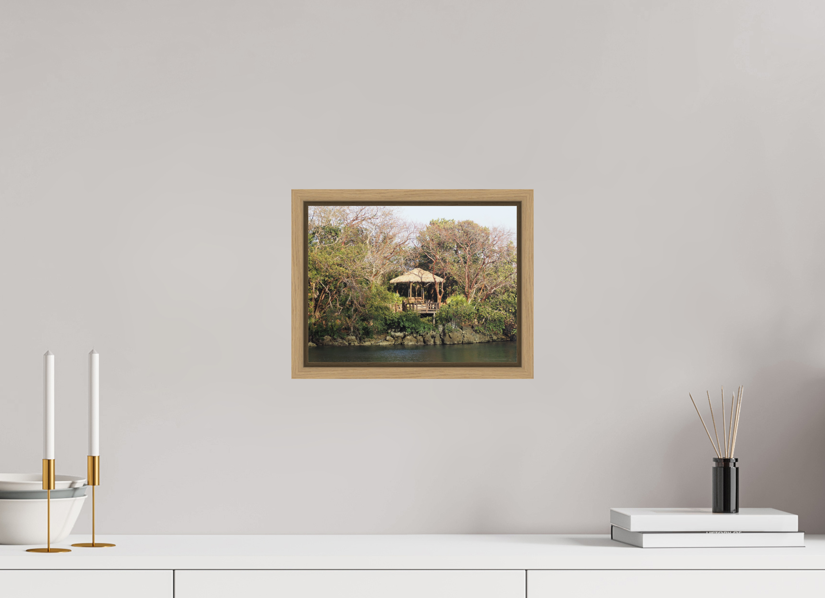 28 x 21 cm, Framed natural oak fullbleed A hut at Honduras Bay