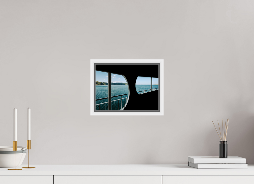 27,4 x 20 cm, Framed white fullbleed A glance through a ferry