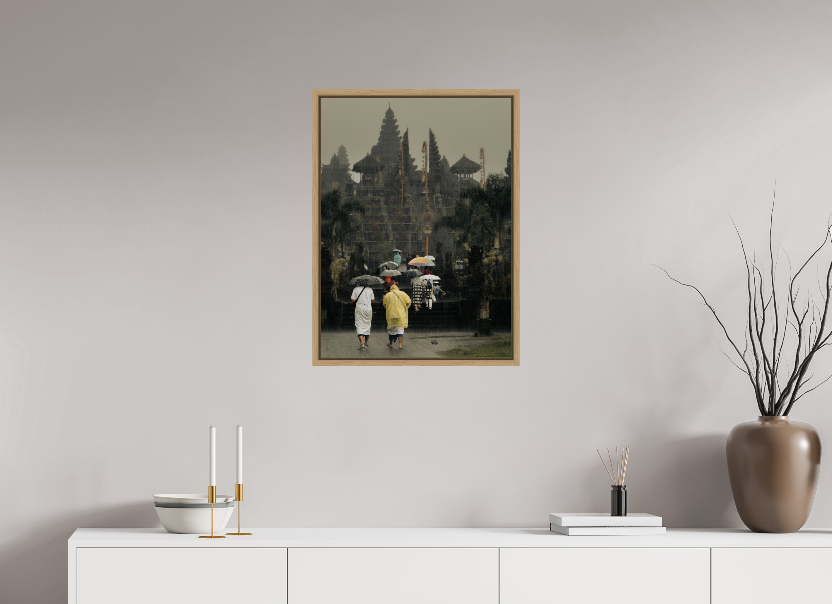 A rainy walk to the ceremony