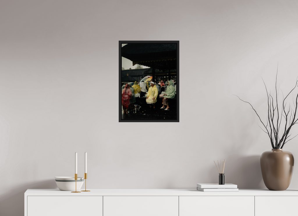 40 x 55,4 cm, Framed black matte fullbleed Sitting out the rain