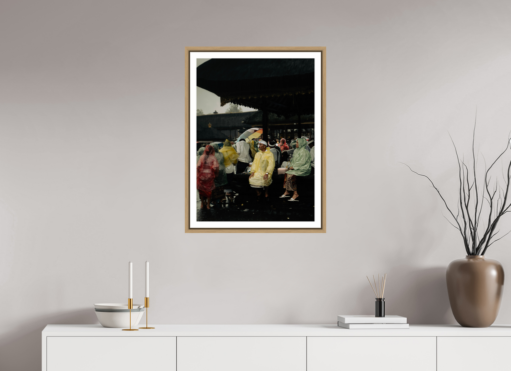 50 x 69,2 cm, Framed natural oak with border Sitting out the rain