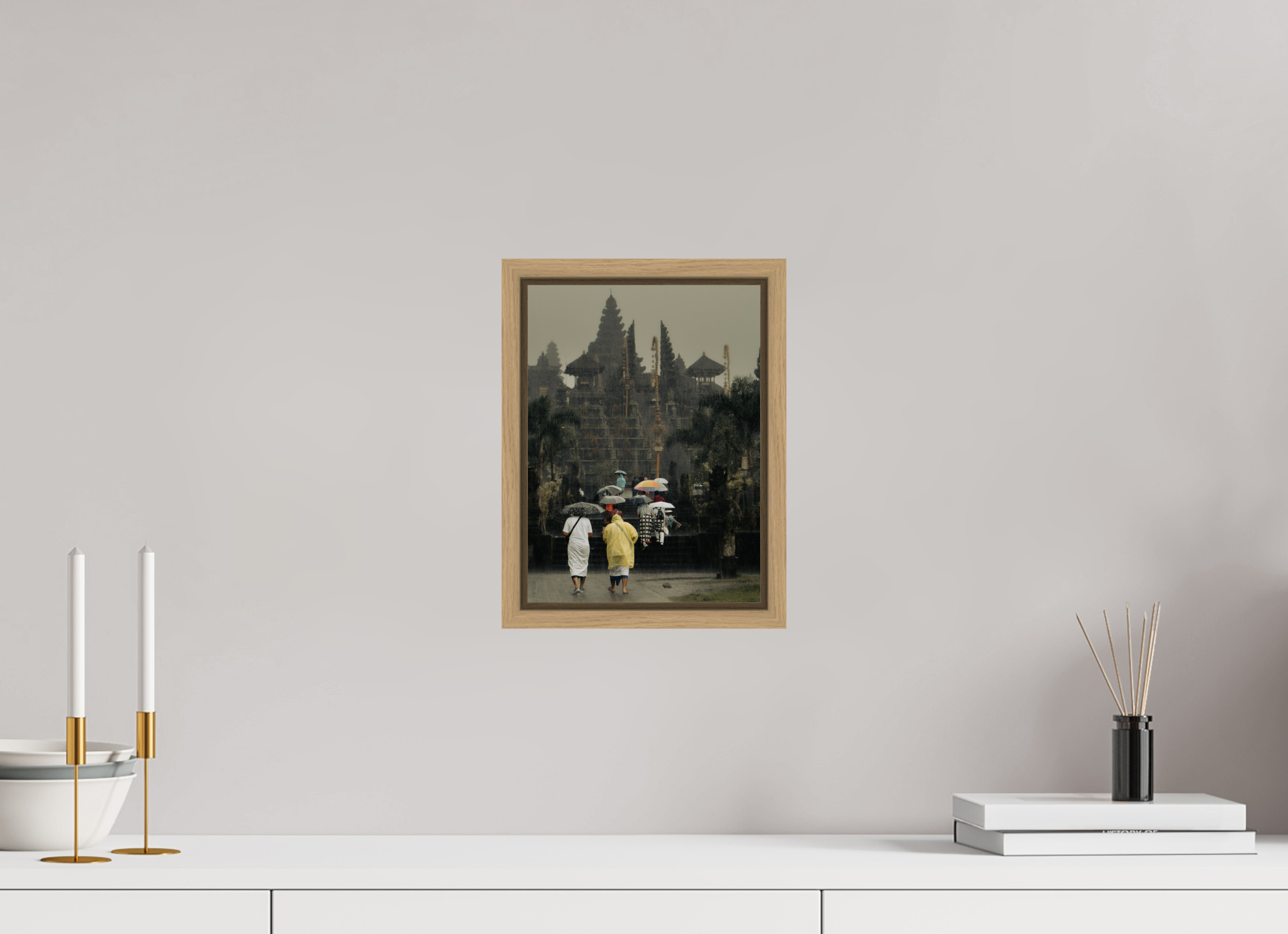 A rainy walk to the ceremony